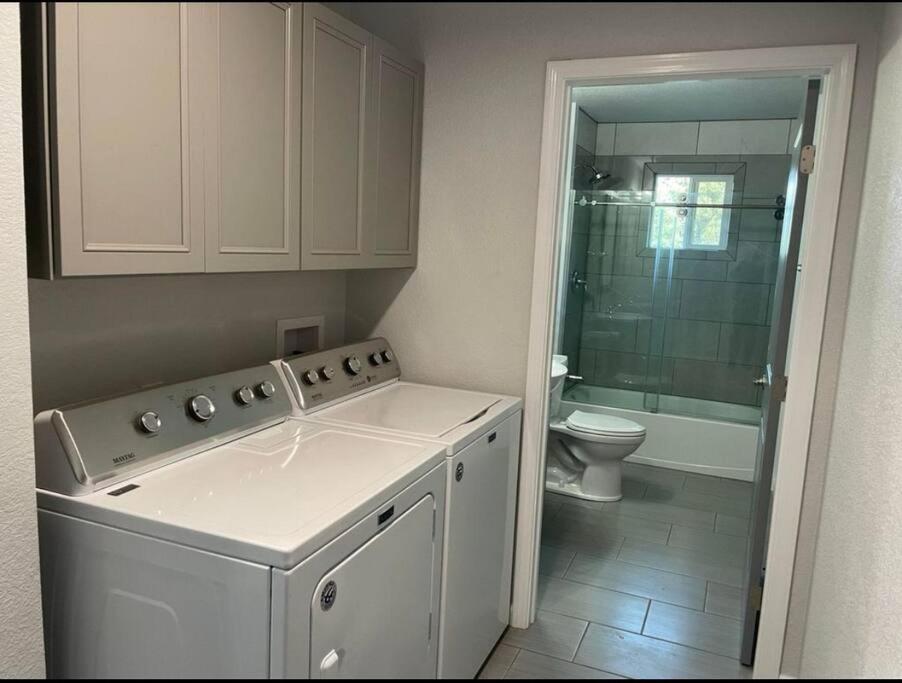 加伯维尔New, Fun-Size Benbow House!别墅 外观 照片